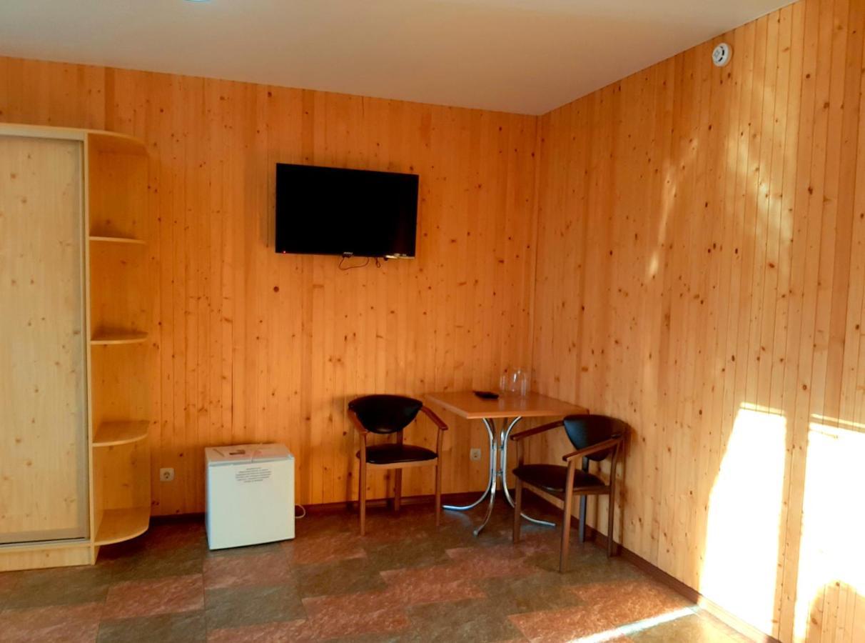 Заміський Комплекс Grand Prix Hotel Tsyurupynsk Eksteriør billede