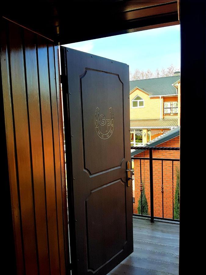 Заміський Комплекс Grand Prix Hotel Tsyurupynsk Eksteriør billede